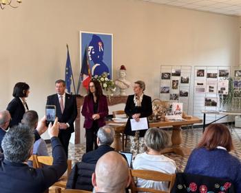 Festas das Amendoeiras em Flor impulsionam geminação entre Castro Marim, Alleins e Tejeda e são mote para criação de rede europeia da amêndoa