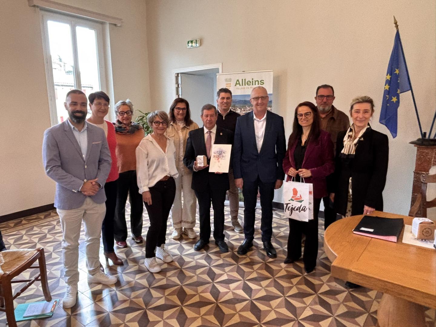 Festas das Amendoeiras em Flor impulsionam geminação entre Castro Marim, Alleins e Tejeda e são mote para criação de rede europeia da amêndoa