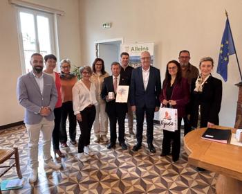 Festas das Amendoeiras em Flor impulsionam geminação entre Castro Marim, Alleins e Tejeda e são mote para criação de rede europeia da amêndoa